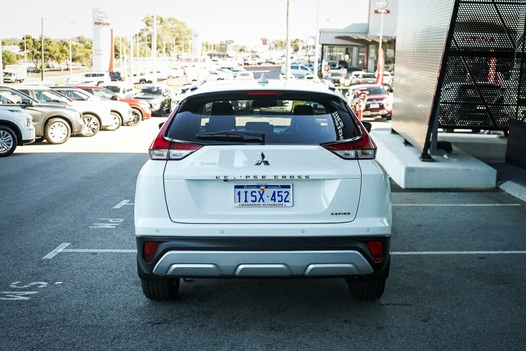 Mitsubishi Eclipse Cross image 4