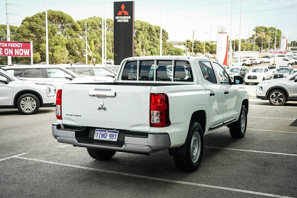 Mitsubishi Triton image 4
