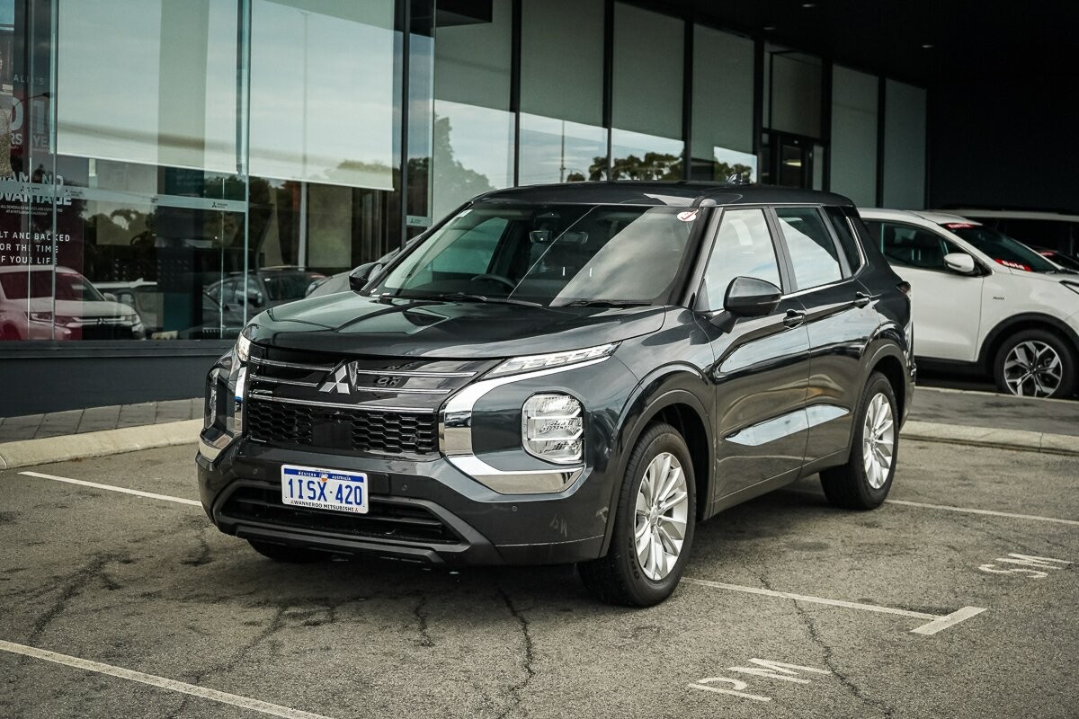 Mitsubishi Outlander image 1