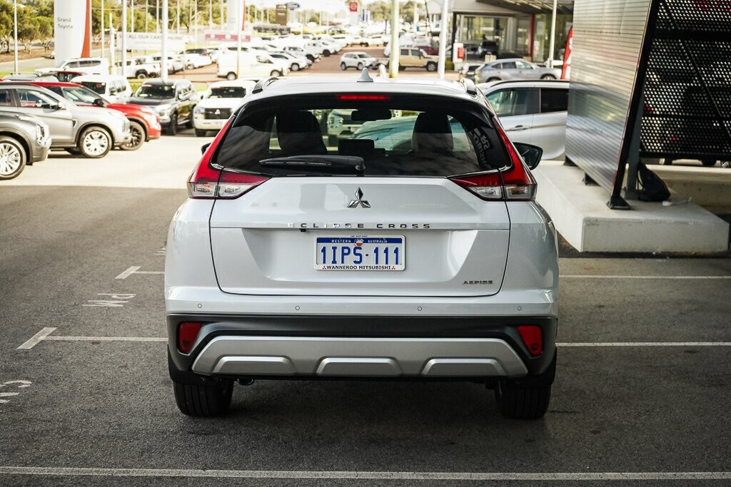 Mitsubishi Eclipse Cross image 4