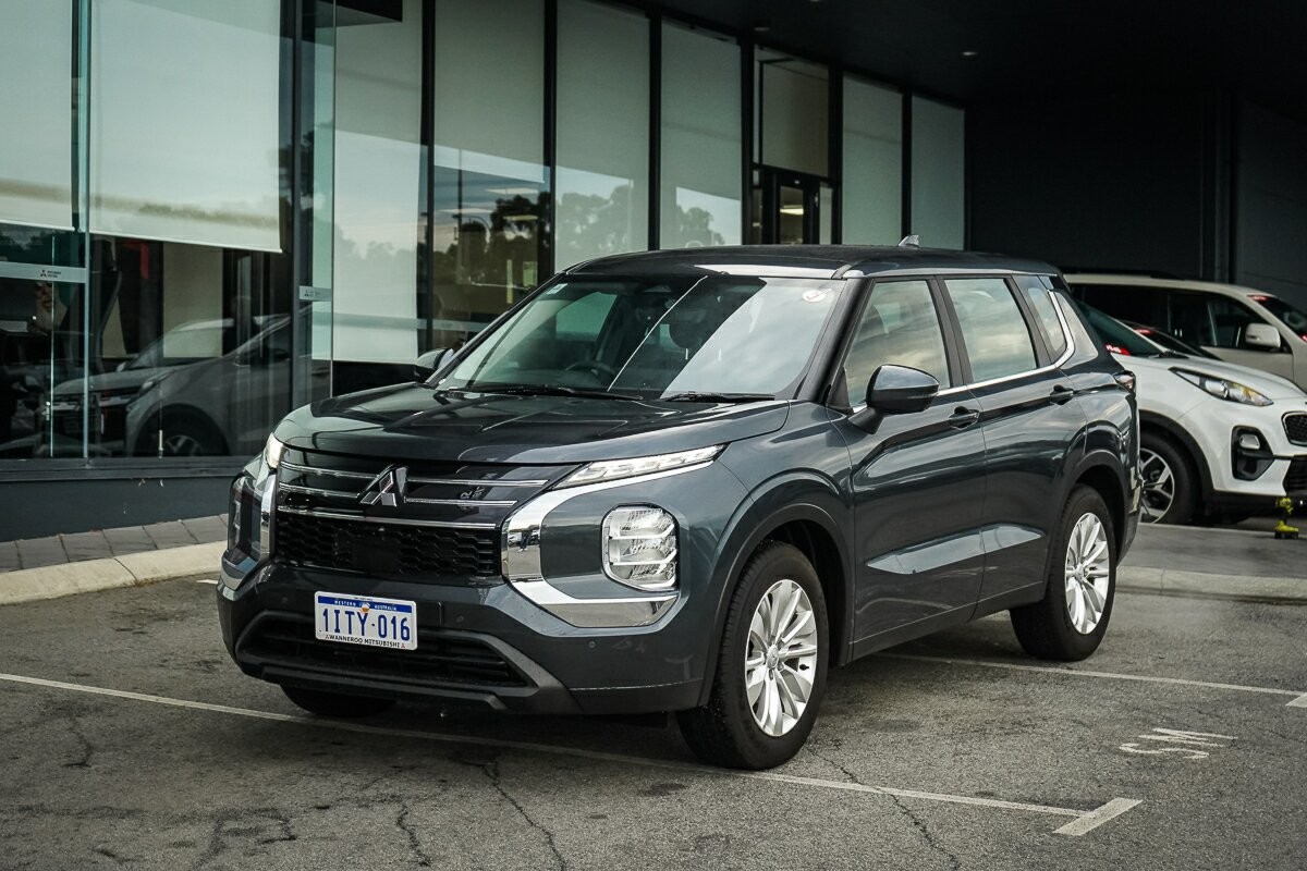 Mitsubishi Outlander image 1