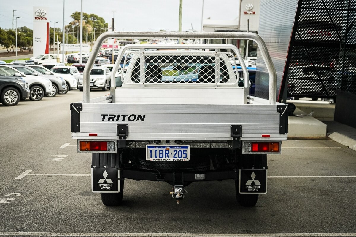 Mitsubishi Triton image 4