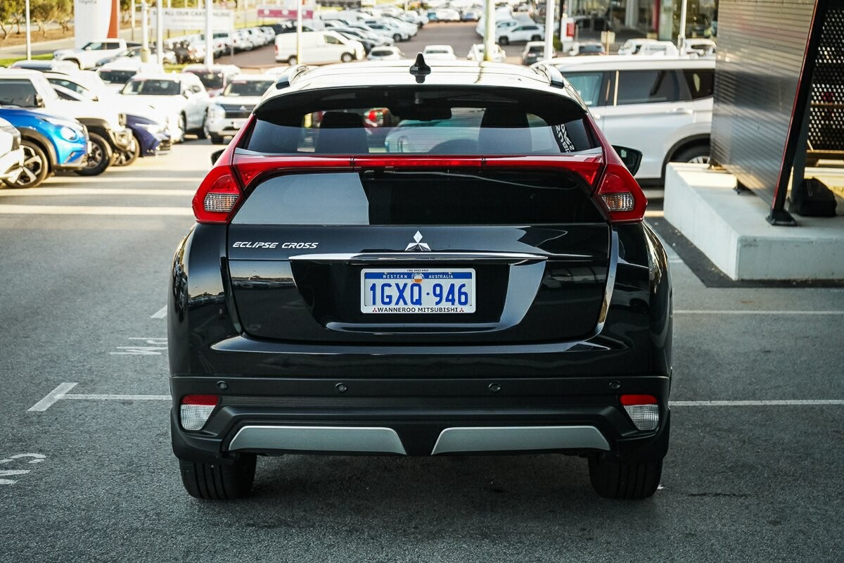 Mitsubishi Eclipse Cross image 4