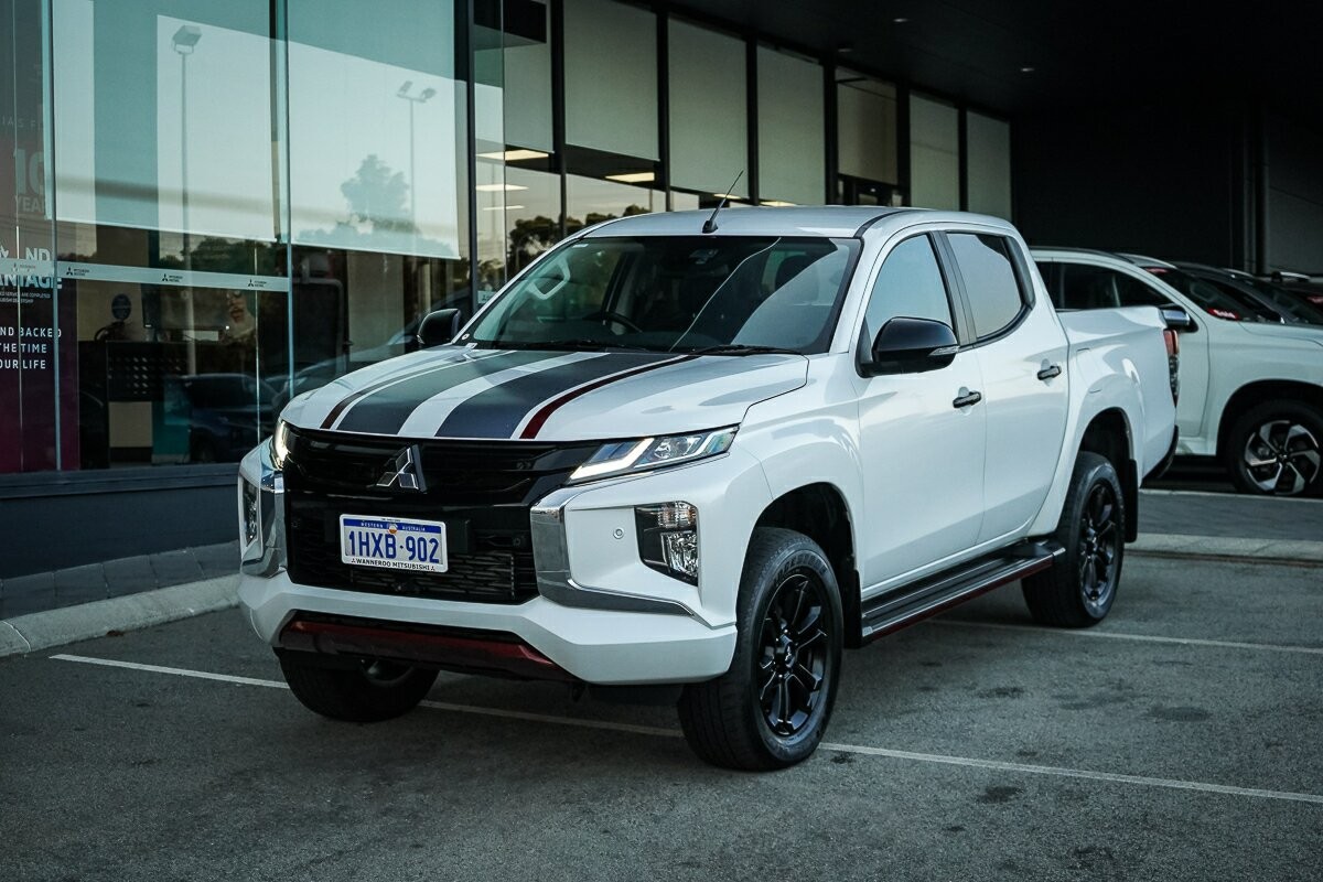 Mitsubishi Triton image 1
