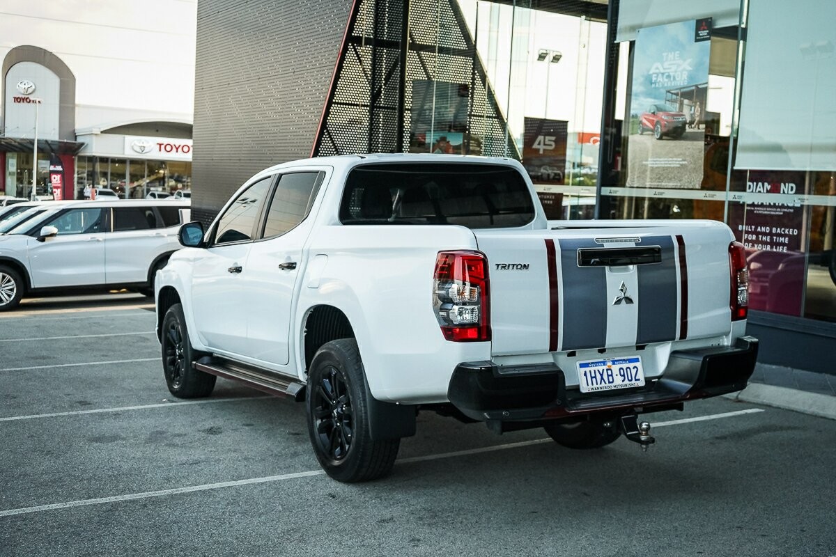 Mitsubishi Triton image 3
