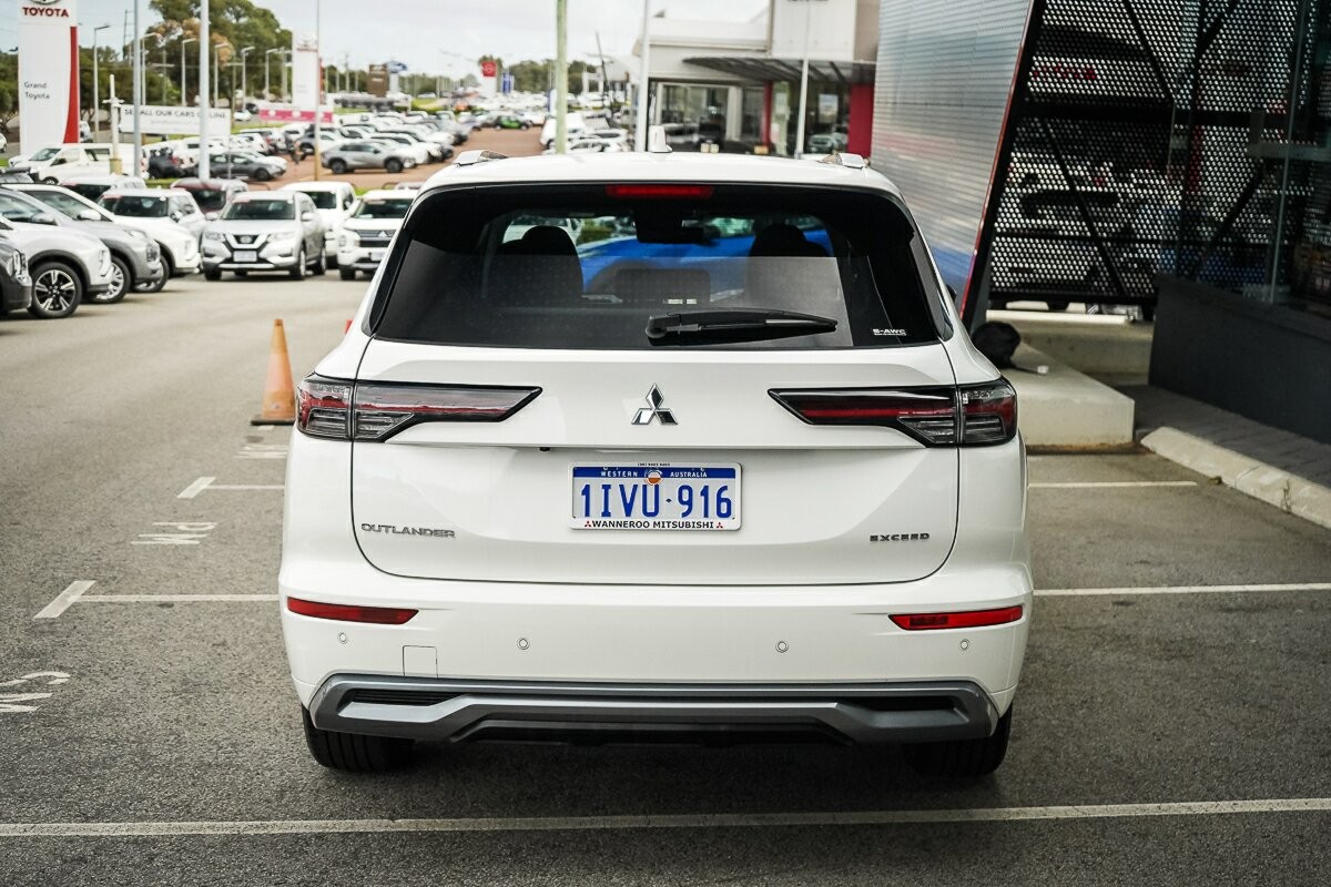 Mitsubishi Outlander image 4