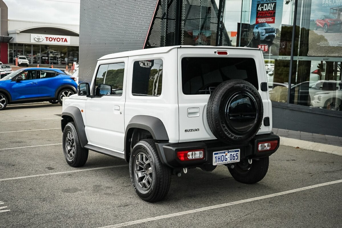 Suzuki Jimny image 3