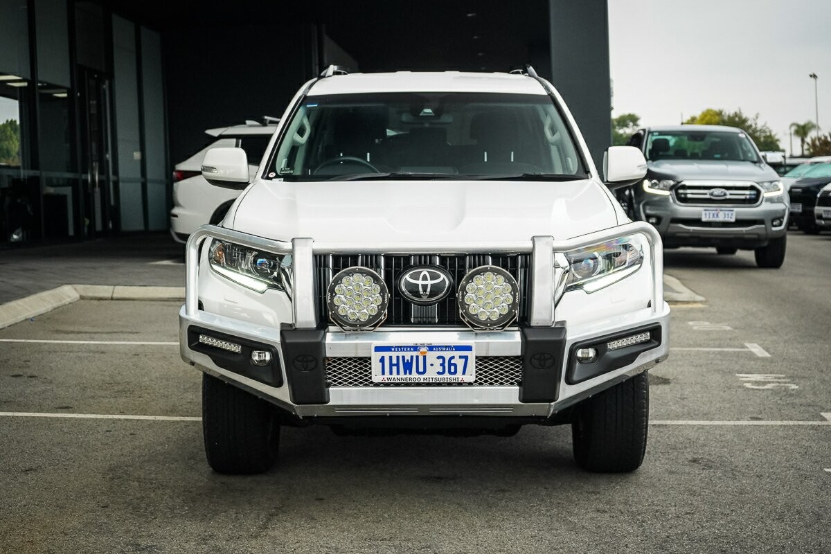 Toyota Landcruiser Prado image 2