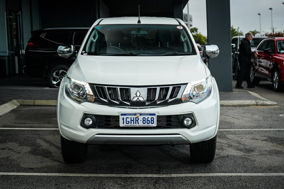 Mitsubishi Triton image 2