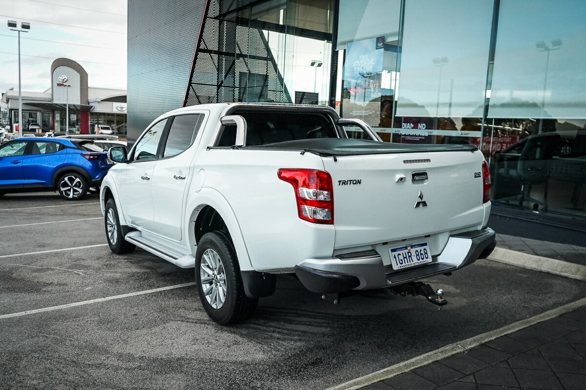 Mitsubishi Triton image 3