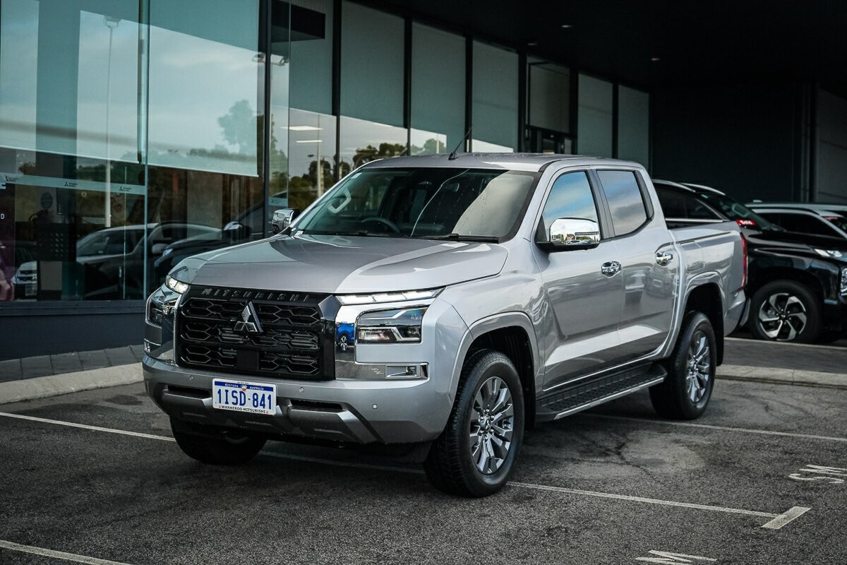 Mitsubishi Triton image 1