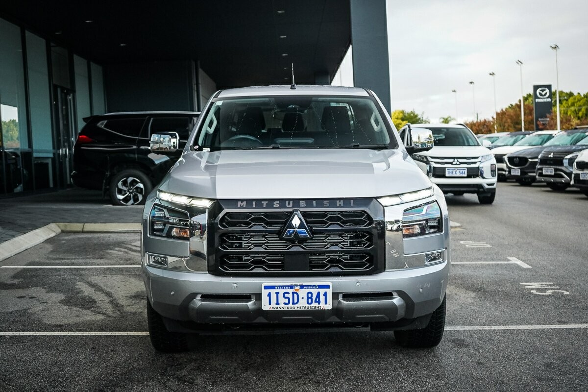 Mitsubishi Triton image 2