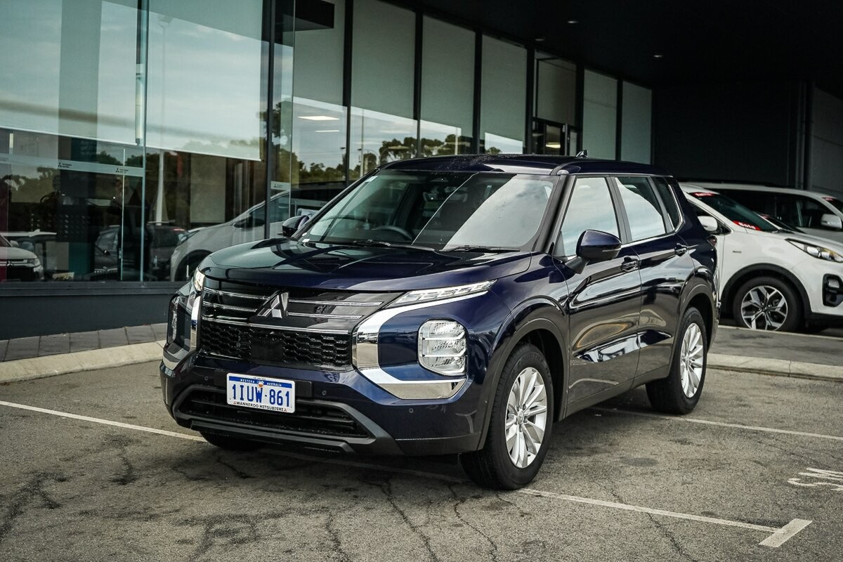 Mitsubishi Outlander image 1