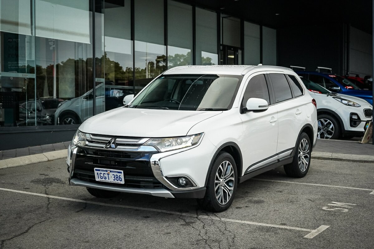Mitsubishi Outlander image 1