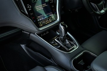 https://vehicle-cdn.autoleague.cloud/28170_21010027_22.jpg