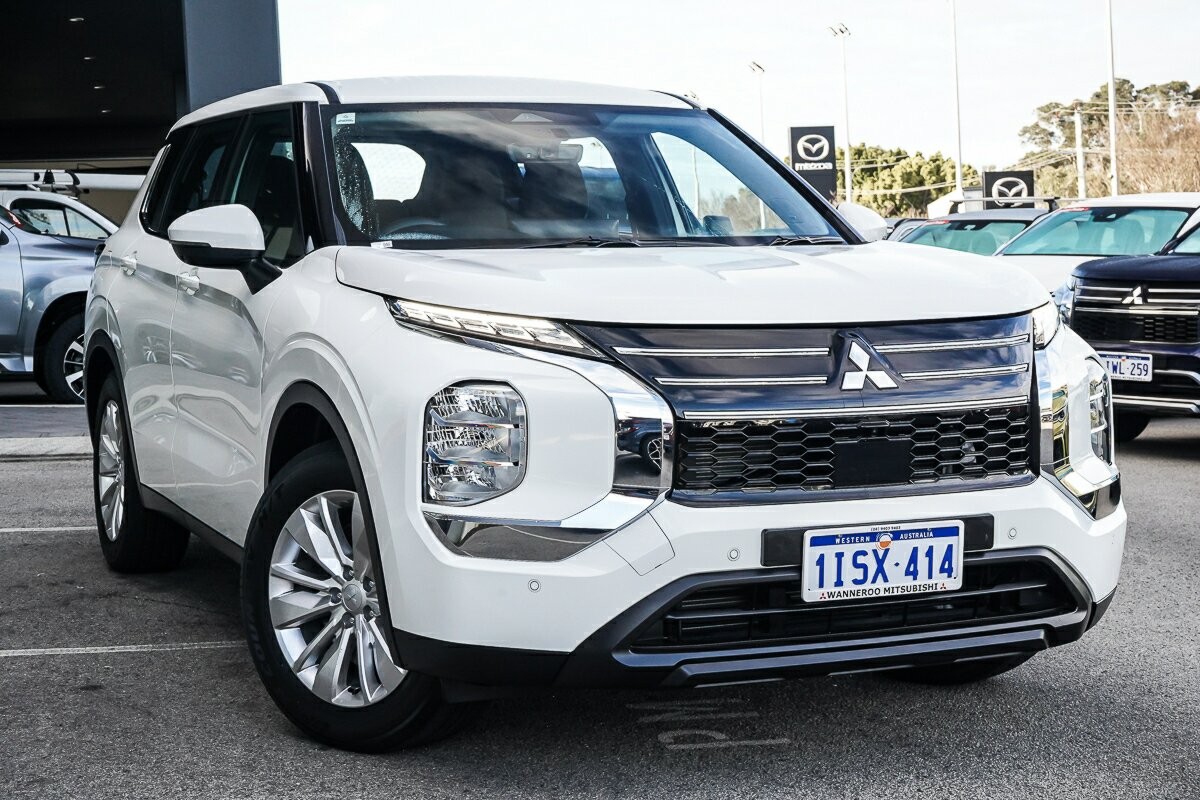 Mitsubishi Outlander image 3