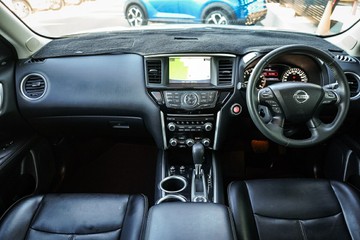 https://vehicle-cdn.autoleague.cloud/28170_21010033_14.jpg
