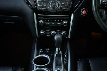 https://vehicle-cdn.autoleague.cloud/28170_21010033_23.jpg