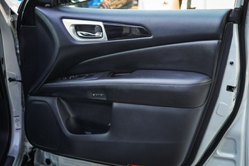 https://vehicle-cdn.autoleague.cloud/28170_21010033_25.jpg