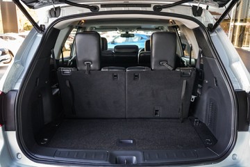 https://vehicle-cdn.autoleague.cloud/28170_21010033_8.jpg