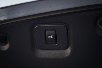 https://vehicle-cdn.autoleague.cloud/28170_21010033_9.jpg