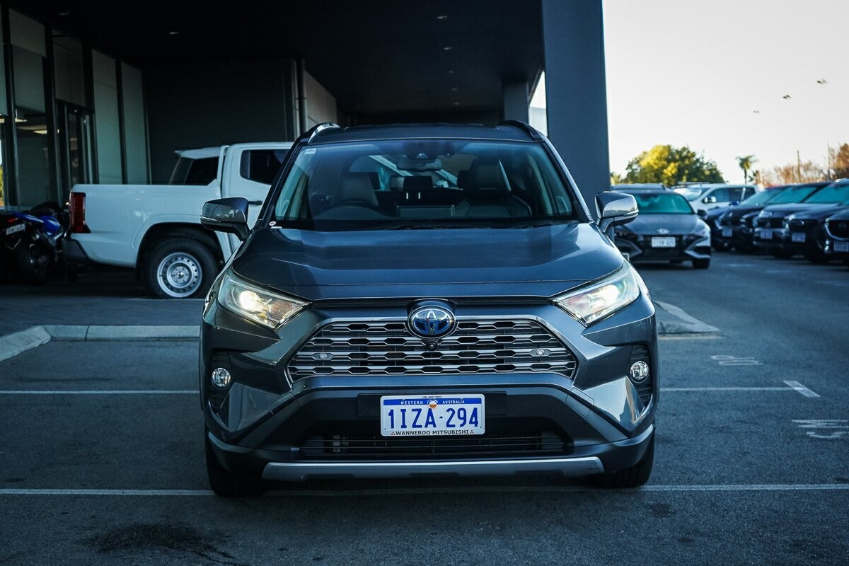 Toyota Rav4 image 2
