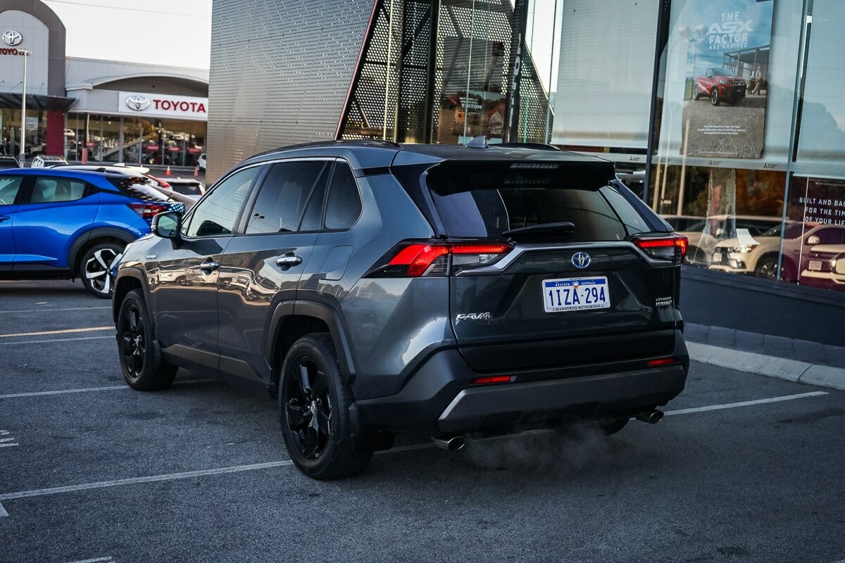 Toyota Rav4 image 3