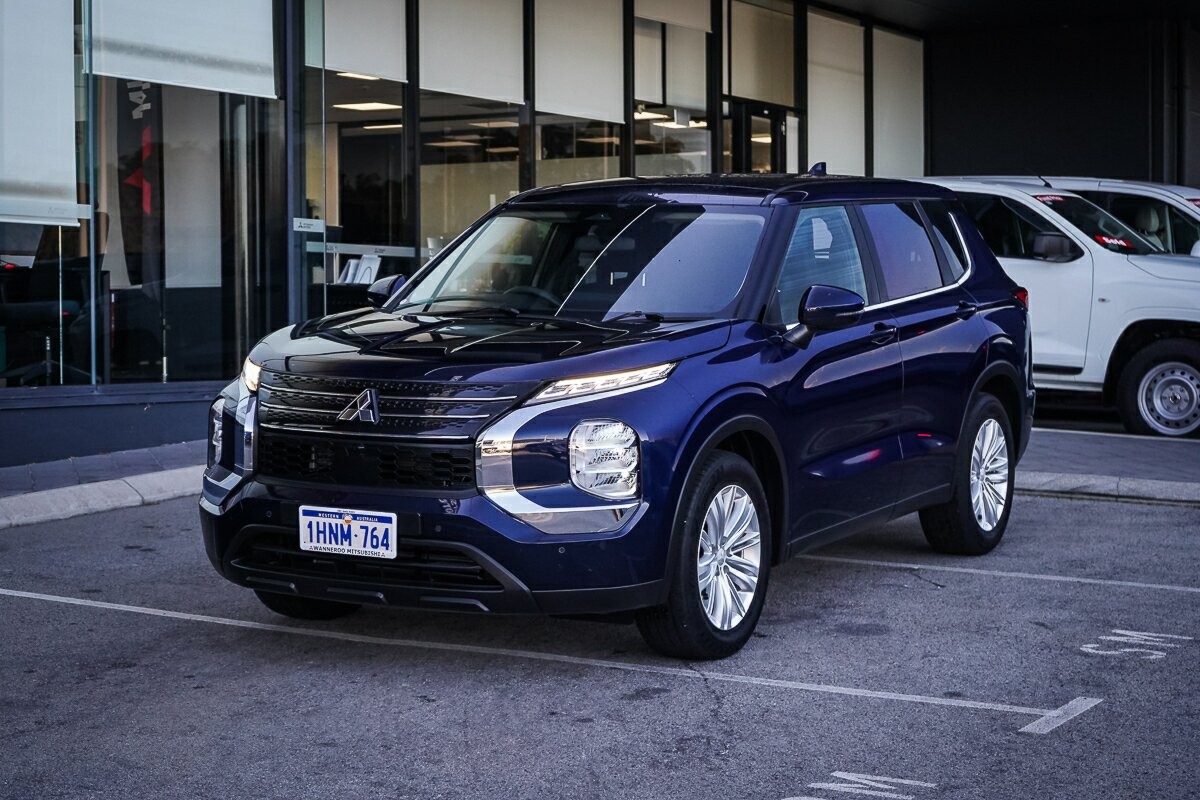 Mitsubishi Outlander image 1