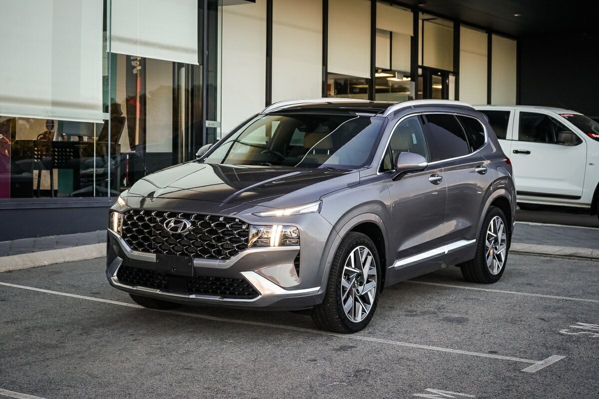 Hyundai Santa Fe image 1