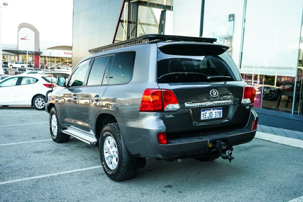 Toyota Landcruiser image 3