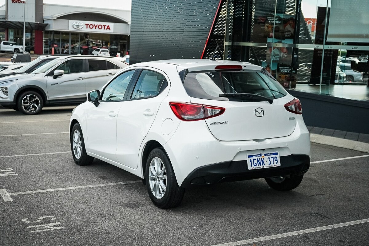 Mazda 2 image 3