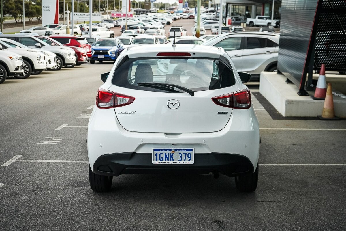 Mazda 2 image 4