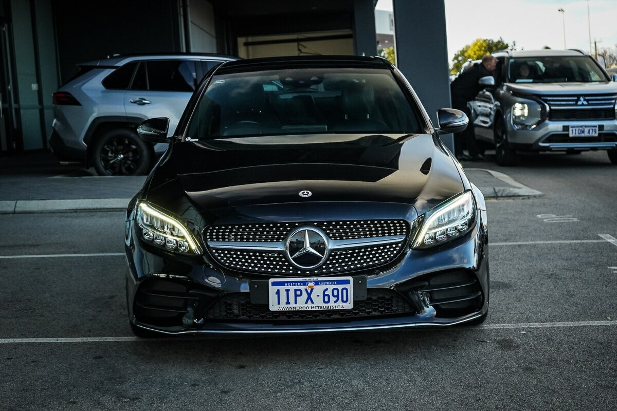 Mercedes Benz C-class image 2