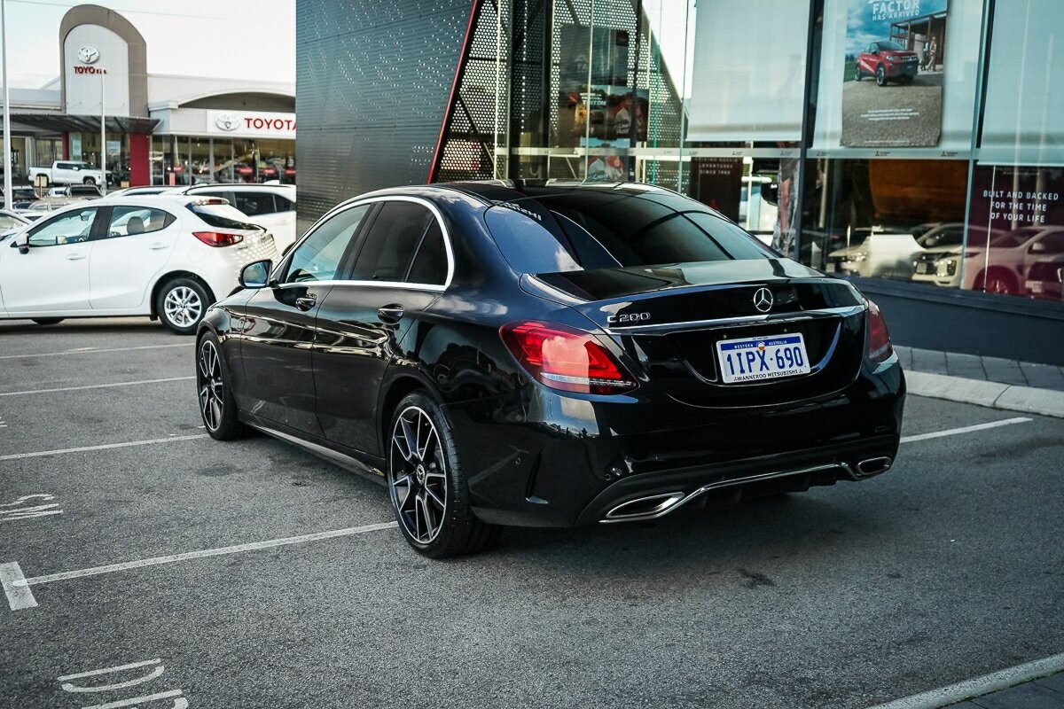 Mercedes Benz C-class image 3