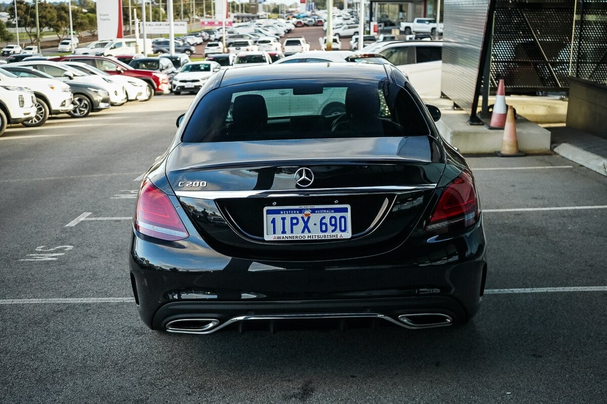Mercedes Benz C-class image 4