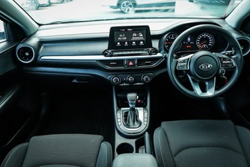 https://vehicle-cdn.autoleague.cloud/28170_21010132_13.jpg