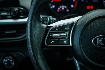 https://vehicle-cdn.autoleague.cloud/28170_21010132_18.jpg