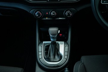 https://vehicle-cdn.autoleague.cloud/28170_21010132_23.jpg