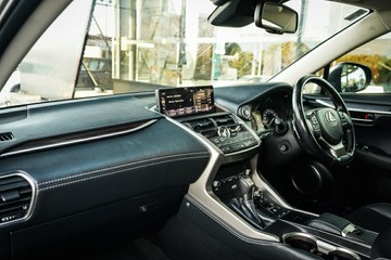 https://vehicle-cdn.autoleague.cloud/28170_21010152_18.jpg
