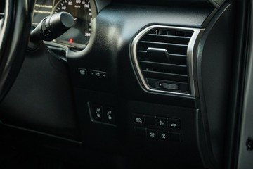 https://vehicle-cdn.autoleague.cloud/28170_21010152_22.jpg