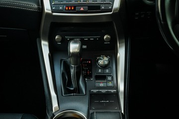 https://vehicle-cdn.autoleague.cloud/28170_21010152_24.jpg