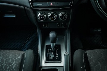 https://vehicle-cdn.autoleague.cloud/28170_21010157_22.jpg
