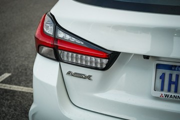 https://vehicle-cdn.autoleague.cloud/28170_21010157_6.jpg