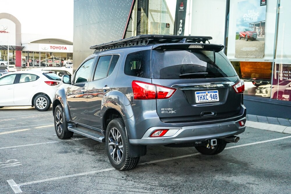 Isuzu Mu-x image 3