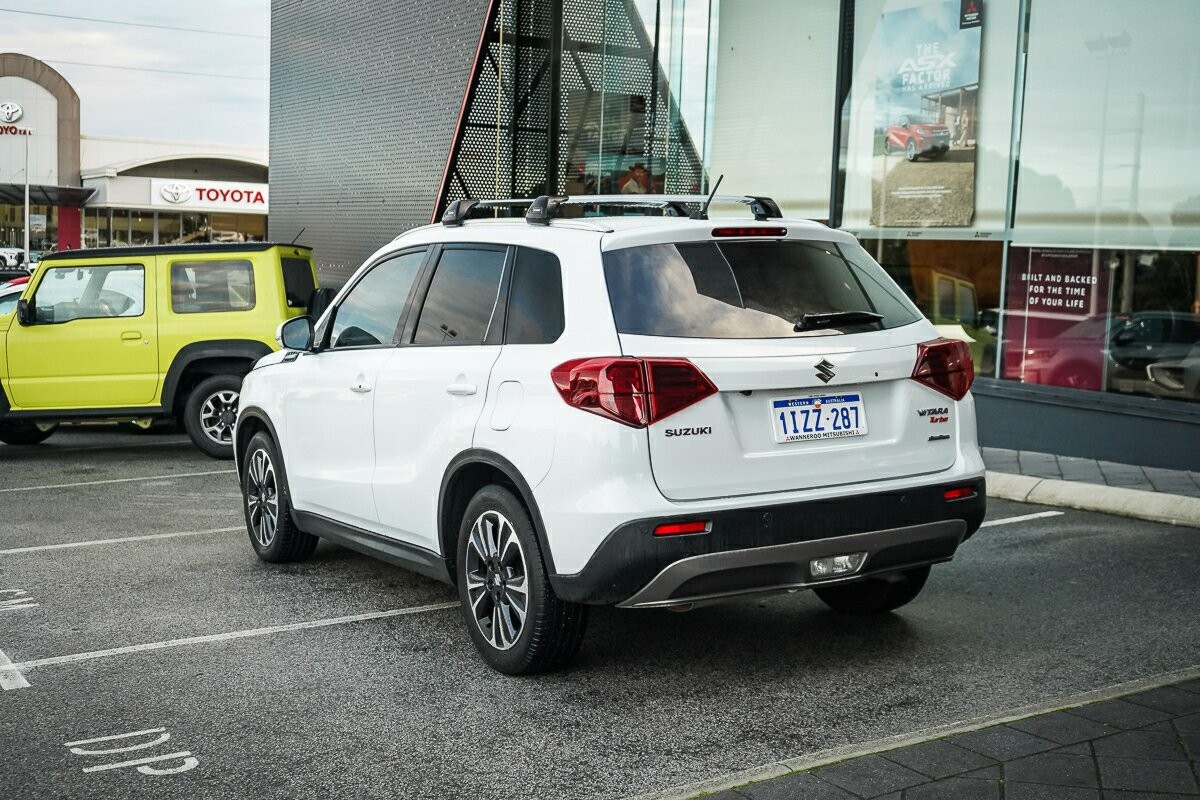 Suzuki Vitara image 3