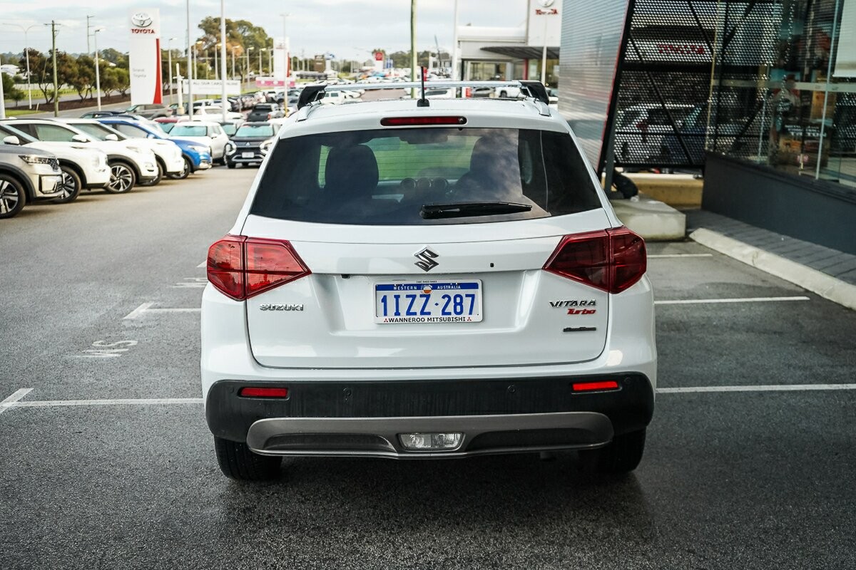 Suzuki Vitara image 4