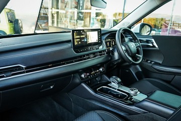 https://vehicle-cdn.autoleague.cloud/28170_21010258_16.jpg