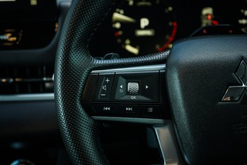 https://vehicle-cdn.autoleague.cloud/28170_21010258_18.jpg