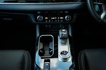 https://vehicle-cdn.autoleague.cloud/28170_21010258_23.jpg