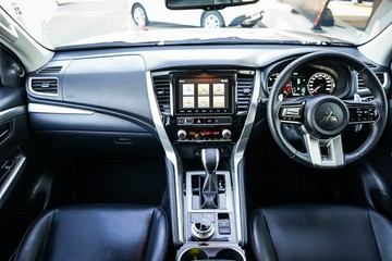 https://vehicle-cdn.autoleague.cloud/28170_21010261_14.jpg